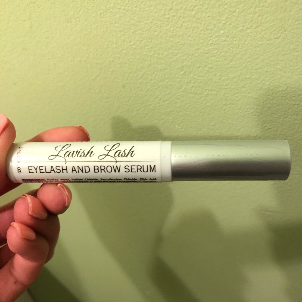 Eyelash growth serum